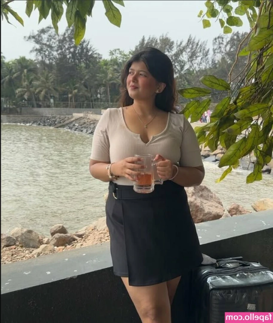 rajvidu - You ever want to fuck this bimbo slut? Watch me tease you by dancing?