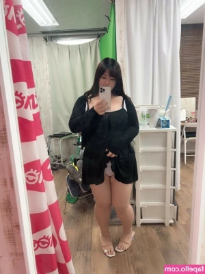 Hoshino Ume [ hoshino-ume ] - Big dick energy who wanna see me cum. DM ME