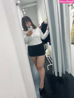 Hoshino Ume [ hoshino-ume ] - In one of those cock sucking moods this evening!