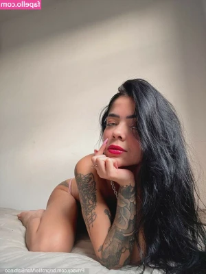 Mah Albino [ mah-albino ] - Mmh me la devo depilare eheh molto più bella liscia👅
