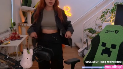 shelbygraces - My curves are deadly