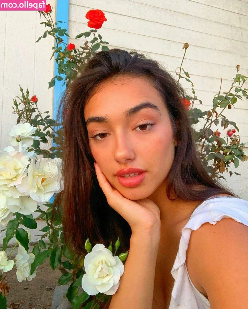 Kathleen Hixso [ kathleen-hixso ] - Good morning my love! Have a good day with this video half kawaii