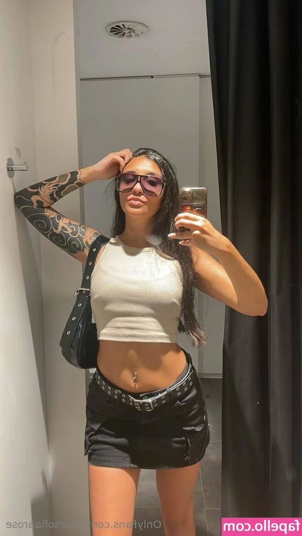 yoursofiaarose - What do you prefer?  Colour or black and grey?