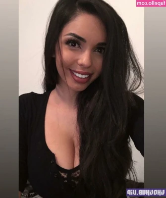 Tara Yazdi [ tara-yazdi ] - 😜HORNY MILF🥵Free subscription today 👇Miss Lucy Rae is ready