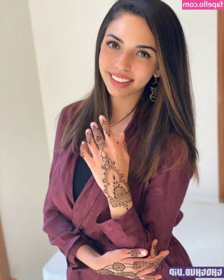 Tara Yazdi [ tara-yazdi ] - This is a photo from 10 years ago! At this point I had started