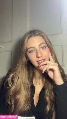 Francesca Salerno [ francesca-salerno ] - Wishing this was your cock
