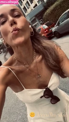 Annemarie Carpendale [ annemarie-carpendale ] - Justo esta cara pongo cuando me estoy viniendo, quisieras VERLA EN