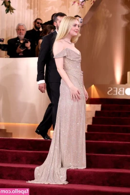 Dakota Fanning [ dakota-fanning-1 ] - Close up onahole video today! Cumming vid will be out tomorrow