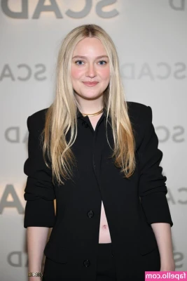Dakota Fanning [ dakota-fanning-1 ] - Would you breed me? 👉👈