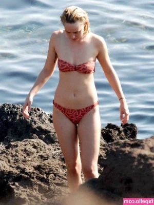 Dakota Fanning [ dakota-fanning-1 ] - Swipe to switch roles 😈😈😈 Very hot, double Cheeky Tuesday