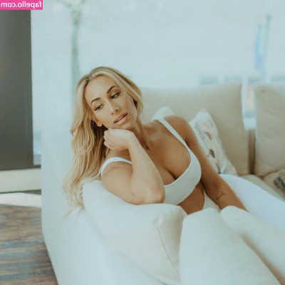Carmella - you can never go too far wrong with a couple of upskirt no knickers