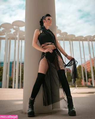 Lady_denight_official [ lady-denight-official ] - Happy Sunday Funday   Who wants to see me bend over
