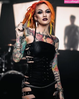 Lena Scissorhands [ lena-scissorhands-1 ] - Imagine giving me a massive load all over my face at the open back