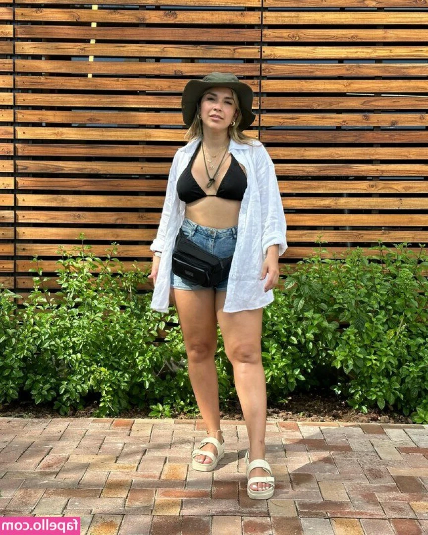 Wendy Espinoza C [ wendy-espinoza-c ] - Being cute with my tits out!