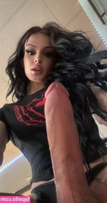 Kendalluvxx - Are long legs in Black Lingerie appreciated
