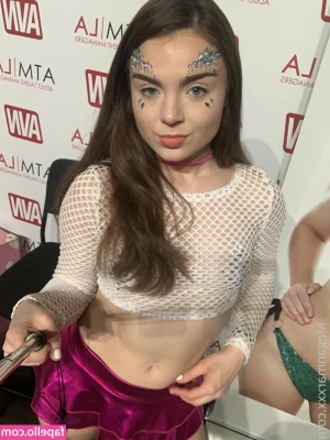 meganmarxxx - pussy slipping out last slide a little ;) you guys like when i spread