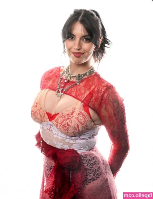 Rebecca Black [ rebecca-black ] - Até menstruada eu sempre dou um jeitinho de gozar  e olha que sinto