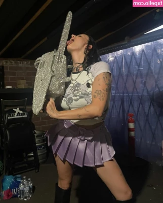 Rebecca Black [ rebecca-black ] - Every good slut has a pair of grey sweatpants  Do you