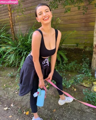 Rebecca Black [ rebecca-black ] - I challenge myself to squirt in 1 minute  Cum with me and see if we