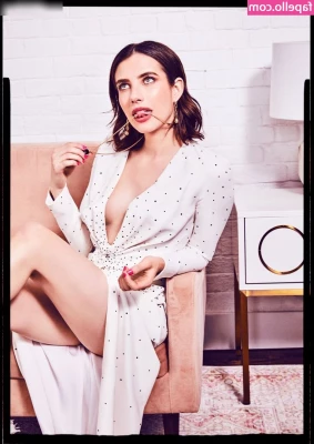 Emma Roberts [ emma-roberts ] - VIP UNLOCKED POST    My knotted black dildo felt so incredible  I