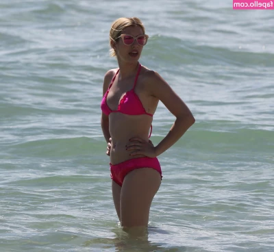 Emma Roberts [ emma-roberts ] - Are you loving the new girls?
