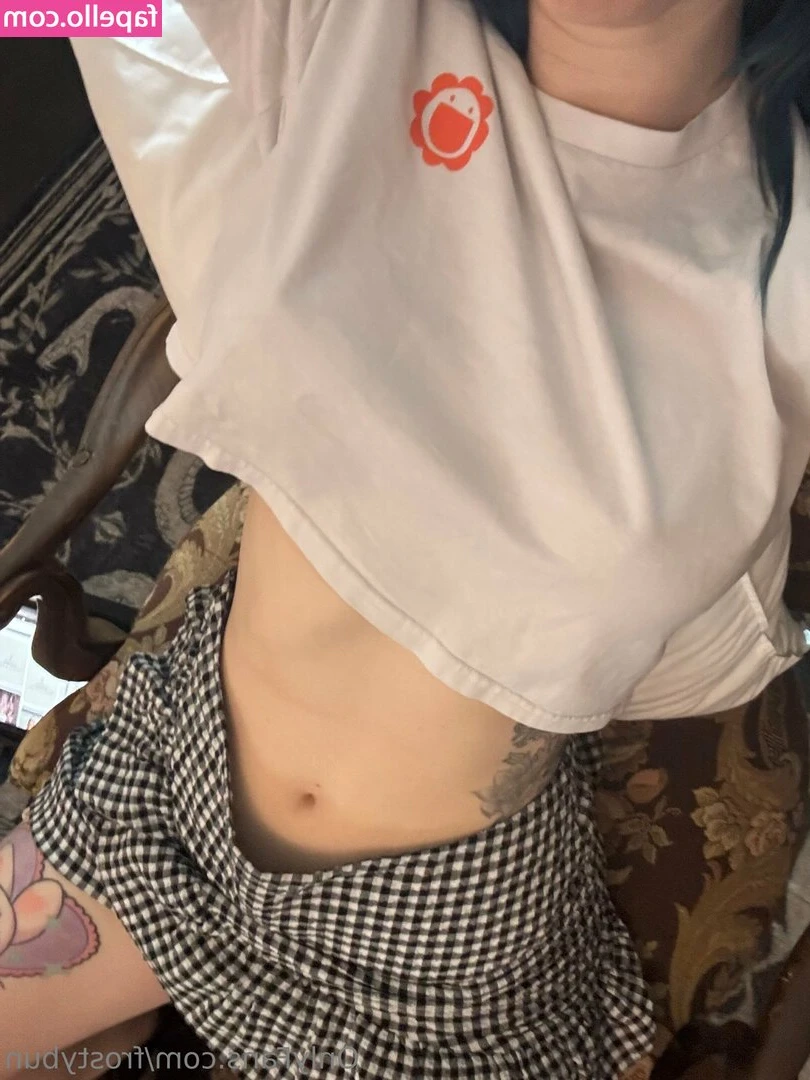frostybun - Grabbing my giant tits