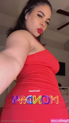 ariasinsxxx - Maybe you can come help me take it off   Got a cheeky video to