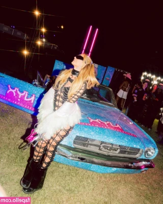 Paris Hilton [ paris-hilton ] - I love colors which are on these photos  Kinda summer vibe