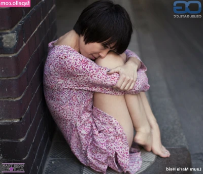 Laura Maria [ laura-maria ] - Enough of this set now I’ve overloaded you with pink!!! What other