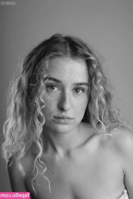 Sara russek [ sara-russek ] - Am I a good bunny