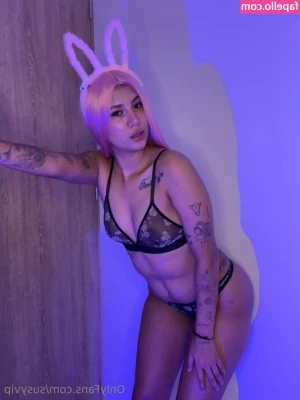 susyvip - When doing community service gets boring I show my cock off for you