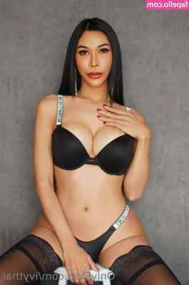 ivythai - Shot by Desfolio Photography at a workshop I posed for in Atlanta