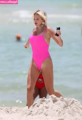 Caroline Vreeland [ caroline-vreeland ] - Felt festive for the fourth  Hope y all had a Happy fourth     Sorry