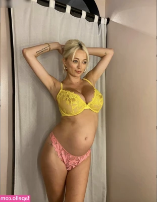 Caroline Vreeland [ caroline-vreeland ] - For those who are asking if I am  real