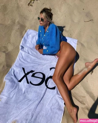 Caroline Vreeland [ caroline-vreeland ] - Do you like how pretty my asshole is with natural light part 1