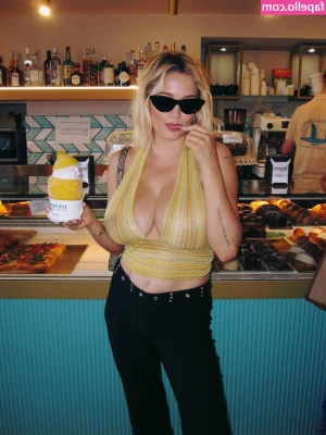 Caroline Vreeland [ caroline-vreeland ] - A tour of my stilettos has begun!