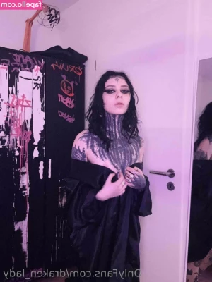 draken_lady [ draken-lady ] - get a girl that sucks it for her own pleasure