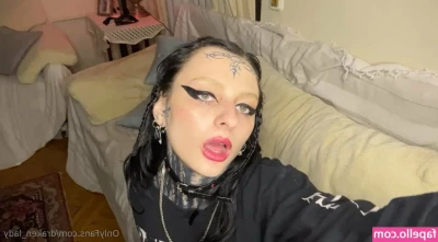 draken_lady [ draken-lady ] - Clip clip goes my toes nails   pedicure and manicure evening  who s