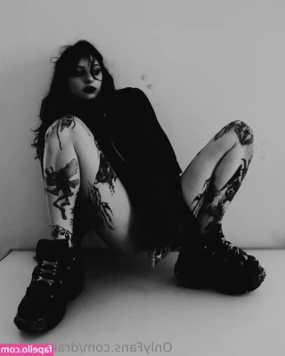 draken_lady [ draken-lady ] - Time to wash the sweat off me, Mama needs a rub down now 🥵