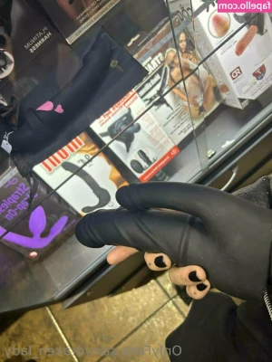 draken_lady [ draken-lady ] - do u like my phone case? 🐰