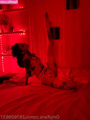 draken_lady [ draken-lady ] - Pull my hair  fuck me hard and call me princess