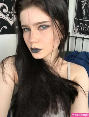 astrid.gothly [ astrid-gothly-3 ] - Today’s theme: The Purge 🚨⛓⚒️