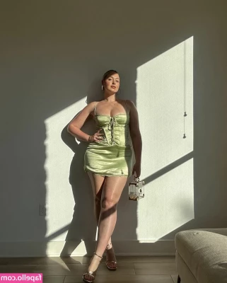 Iskra Lawrence [ iskra-lawrence ] - Which do you prefer  photos or videos ˆ     ˆ