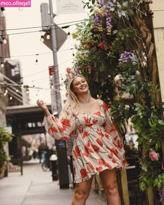 Iskra Lawrence [ iskra-lawrence ] - WHAT HAPPEN WHEN FRESKY PLUMBER ARRIVES AND HE IS SO HOT WATCH TILL