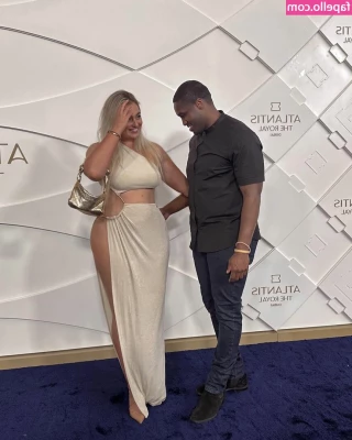 Iskra Lawrence [ iskra-lawrence ] - Are you ready to look deep into My bright blue eyes  Don t be shy  I