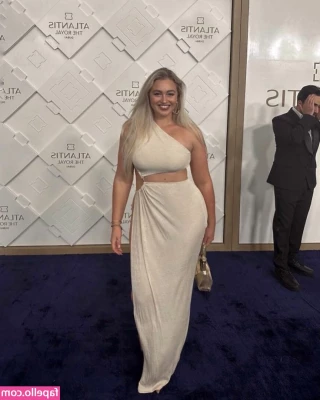 Iskra Lawrence [ iskra-lawrence ] - https onlyfans com 1448126097 tatashy -  miss_sweet_ameliahttps