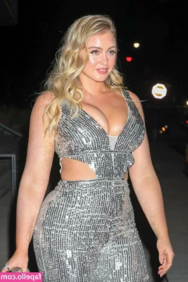 Iskra Lawrence [ iskra-lawrence ] - Can a bath be relaxing and exciting at the same time  Yes  Yes it can