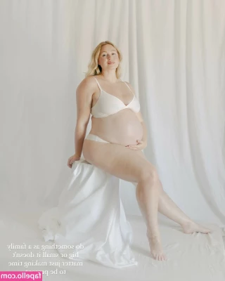 Iskra Lawrence [ iskra-lawrence ] - See my smile  I love my big booty in fishnets