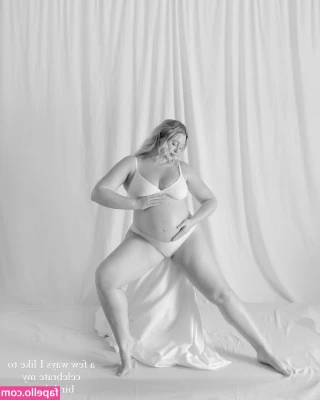 Iskra Lawrence [ iskra-lawrence ] - Something a little different than usual  I felt really sexy doing