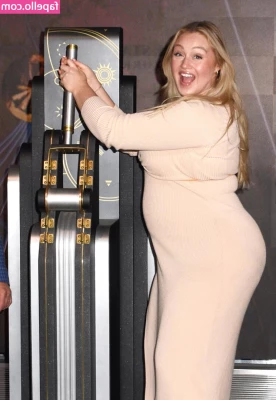 Iskra Lawrence [ iskra-lawrence ] - Suscríbete para más contenido